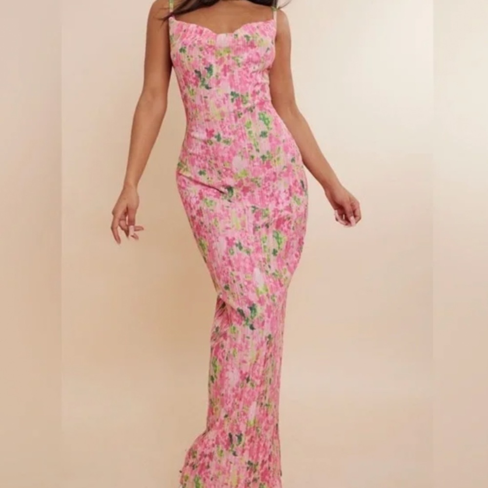 PrettyLittleThing Pink Abstract Printed Plisse Strappy Maxi Dress